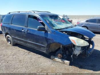  Salvage Toyota Sienna