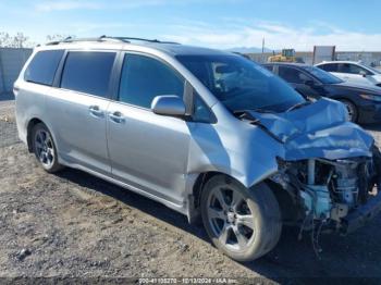  Salvage Toyota Sienna