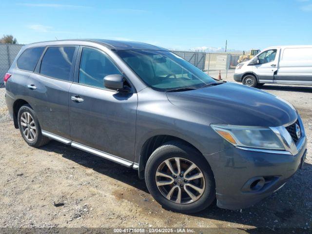  Salvage Nissan Pathfinder