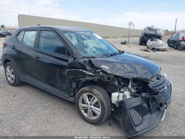  Salvage Nissan Kicks