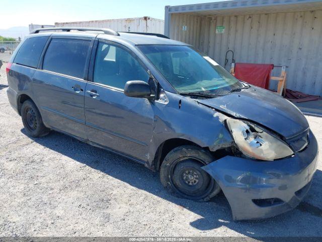  Salvage Toyota Sienna