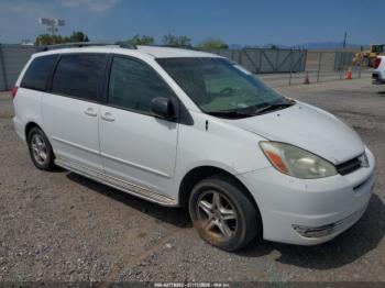  Salvage Toyota Sienna