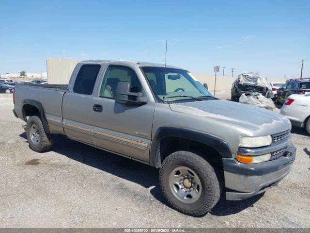  Salvage Chevrolet Silverado 2500
