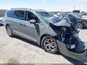  Salvage Chrysler Pacifica