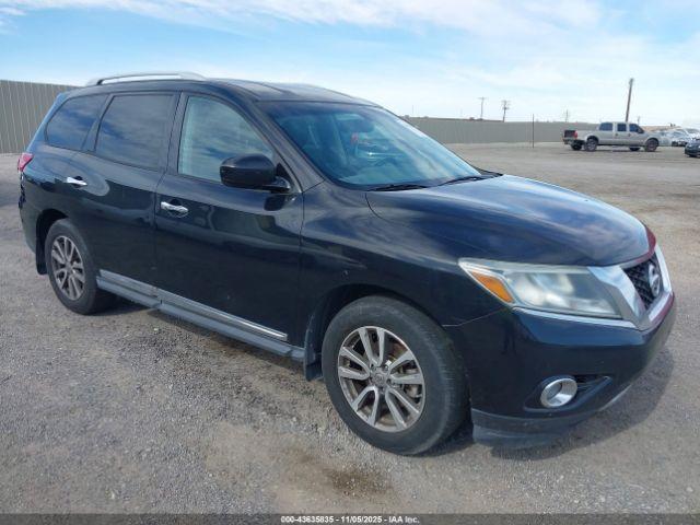  Salvage Nissan Pathfinder