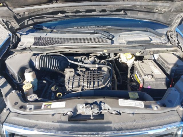 Chrysler Town & Country Touring Image 10