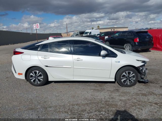 Toyota Prius Prime Advanced Image 16